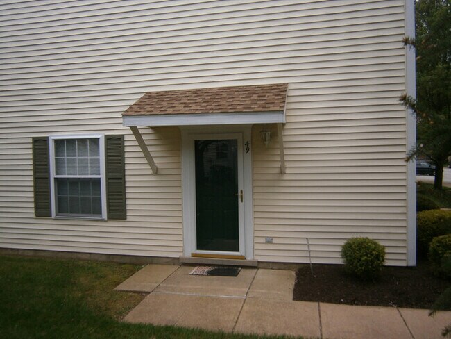 Foto del edificio - 2BR, 1.5 Baths in Central Schools