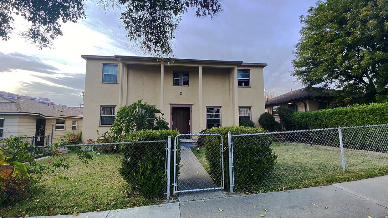 Primary Photo - 2309 Schoolside Ave