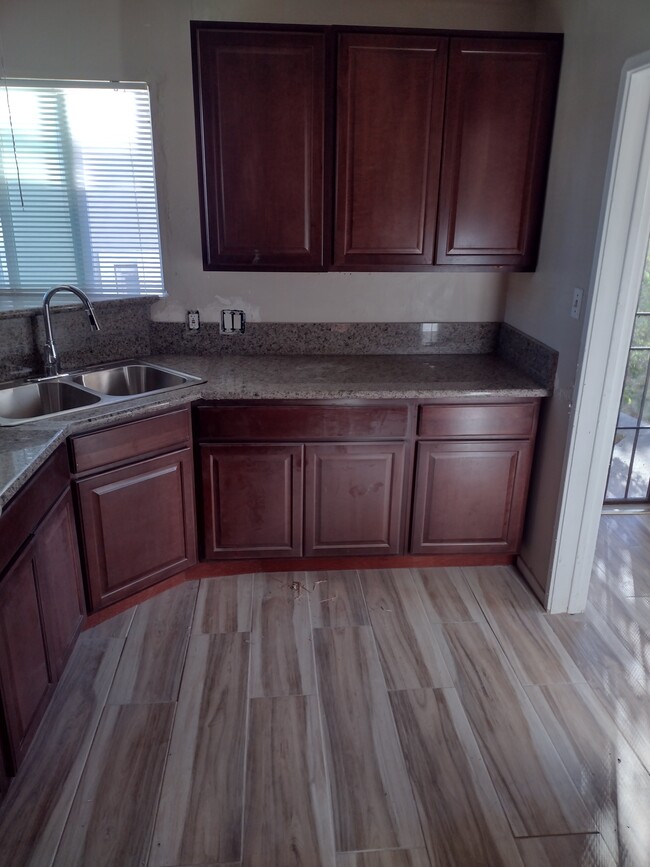 Building Photo - 3900 Degnan Blvd