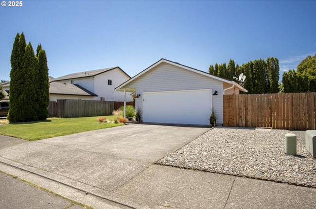 Building Photo - 718 SE 143rd Ave