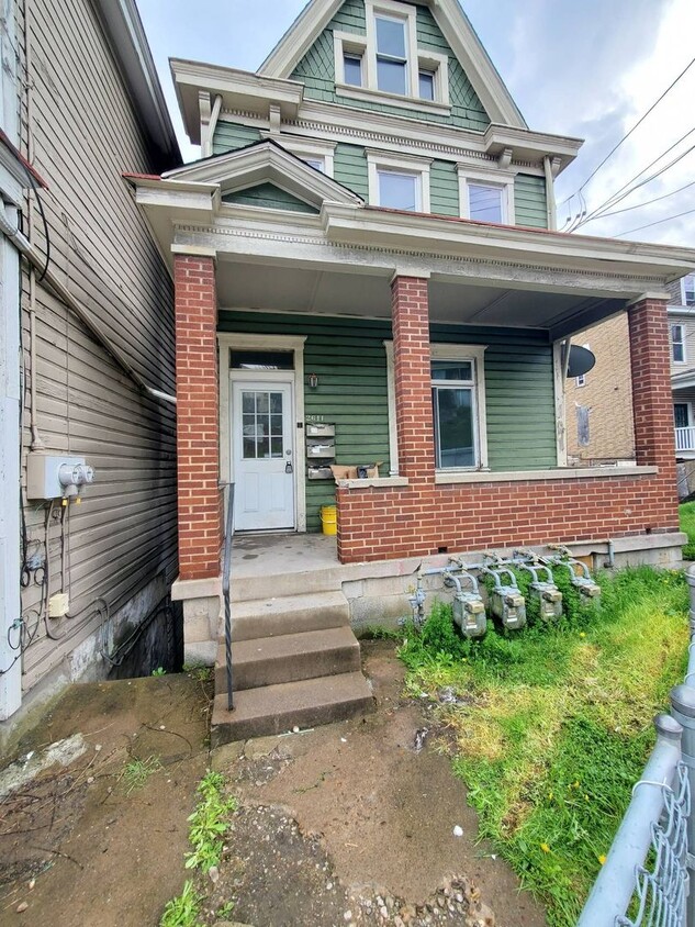 Primary Photo - 15 - 2641 S 18th