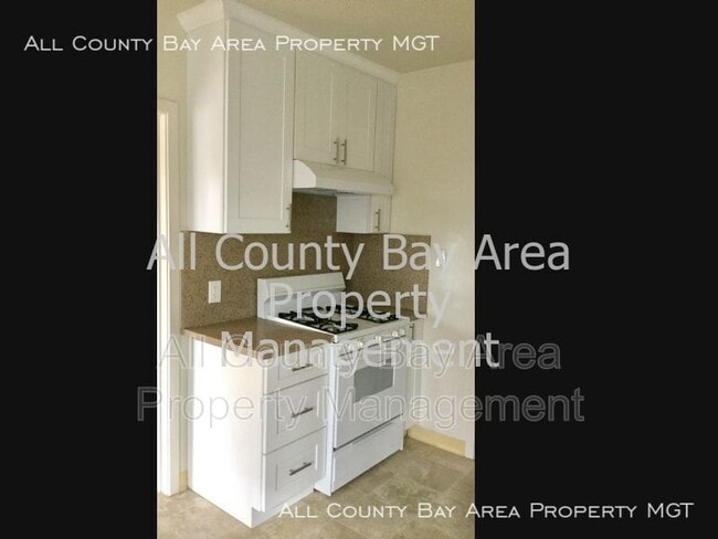 Building Photo - 800 Richmond St