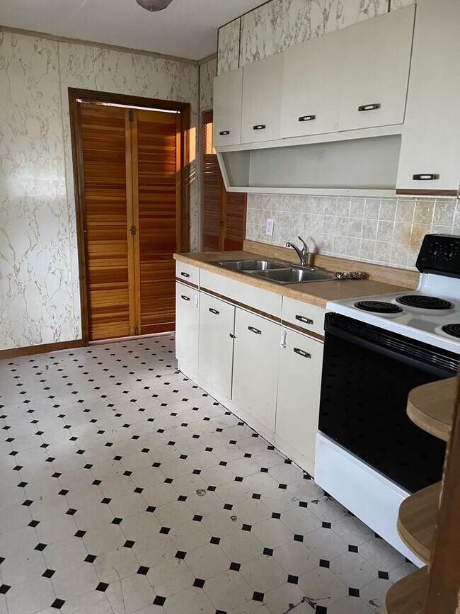 Foto del edificio - 4001 Gregus Ave