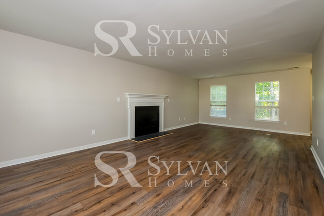 Building Photo - Lease today! No extra charge for contentme...