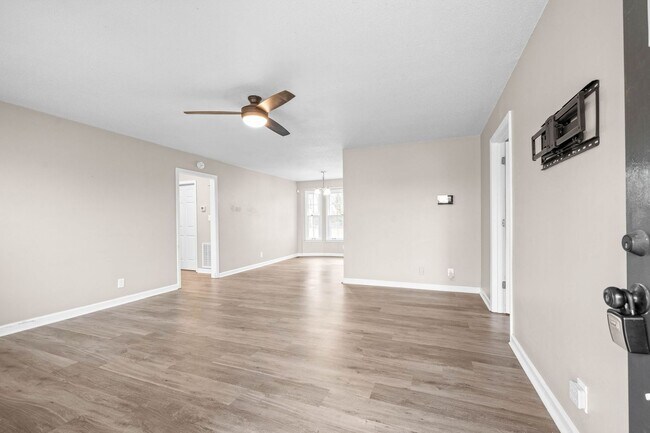 Foto del edificio - 111 E St