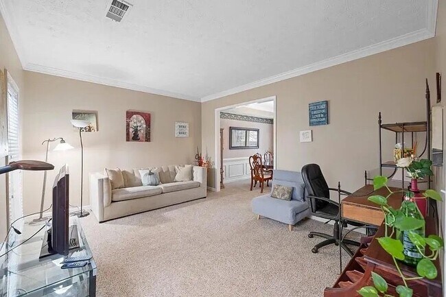 Building Photo - 2465 Lunetta Ln