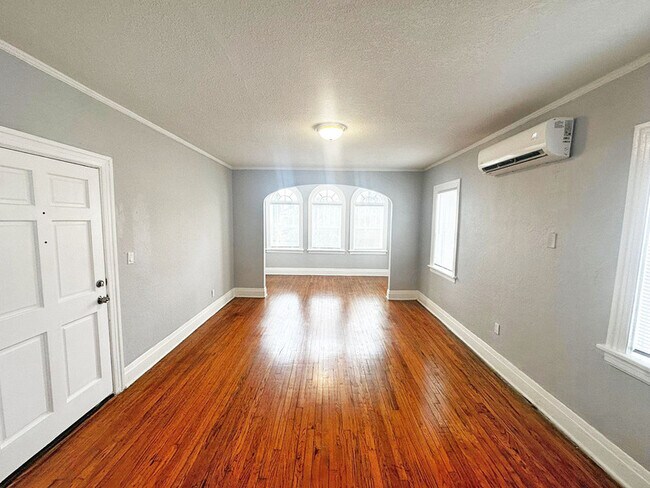 Building Photo - 1641 Tyler St
