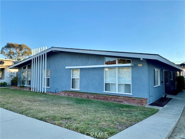 Foto principal - 3370 Rexford St
