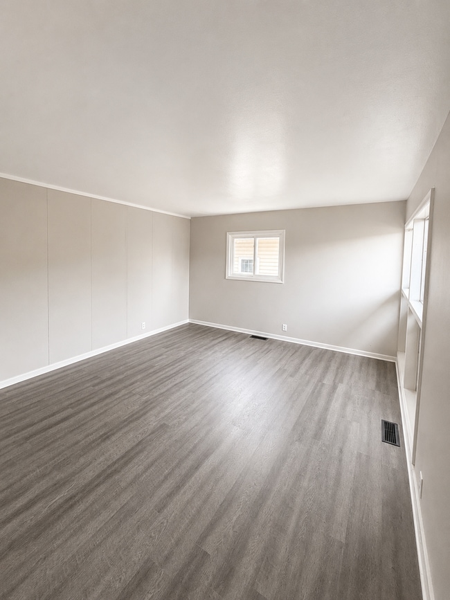 Building Photo - 1118 Ebeling Dr