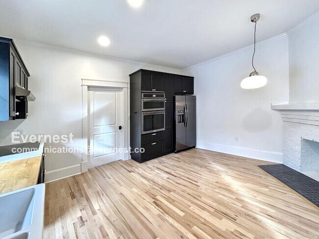 Foto del edificio - 816 Brookline St SW