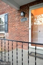 Building Photo - 206 S Courthouse Rd