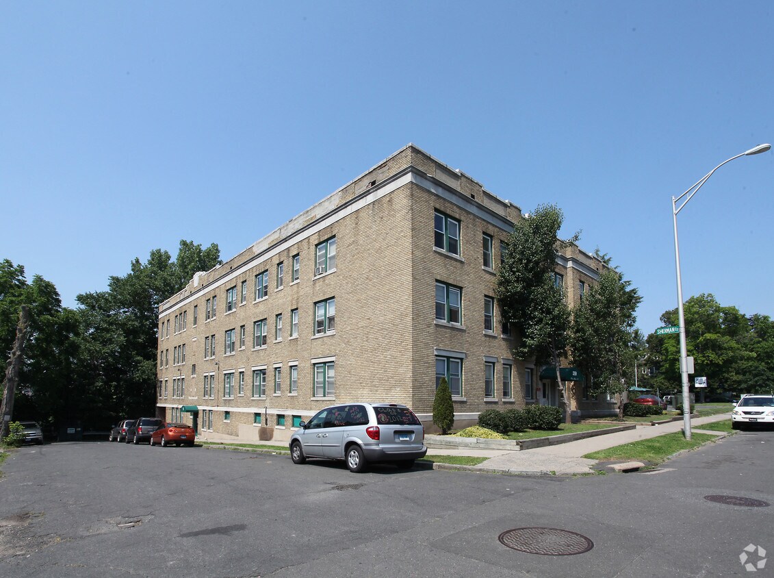 Primary Photo - 359 W Main St