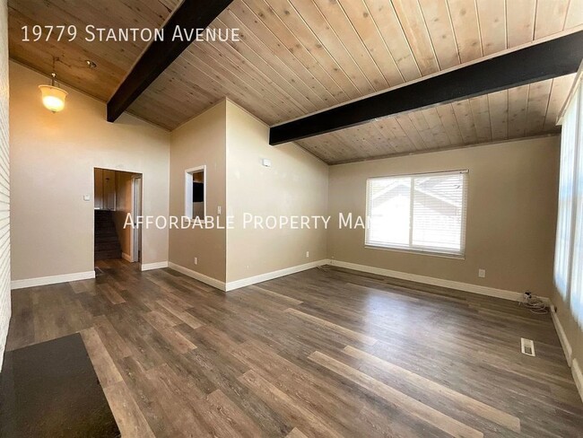 Foto del edificio - 19779 Stanton Avenue, Castro Valley, CA, 9...