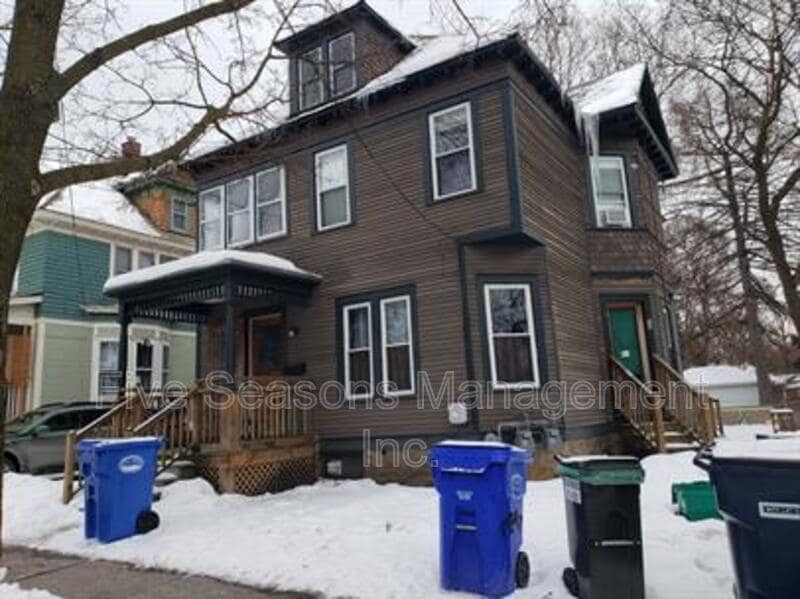 Primary Photo - 77 Loomis Street