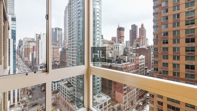 Building Photo - Furnished Luxury Studio Apartment in Chelsea