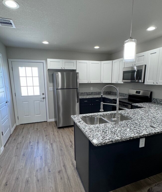 Foto del edificio - 933 River Rd