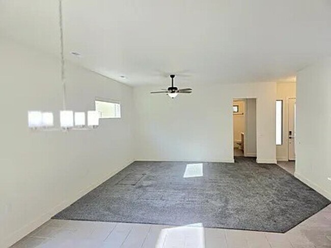 Foto del edificio - 3 Bedroom Home In 55+ Community!