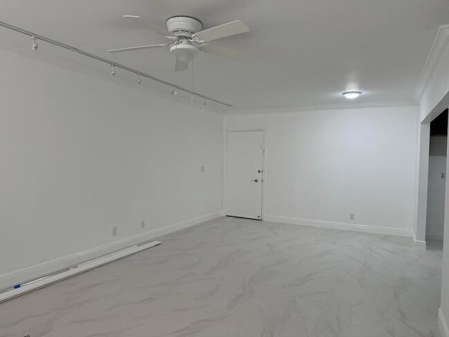 Foto del edificio - 2161 NE 68th St
