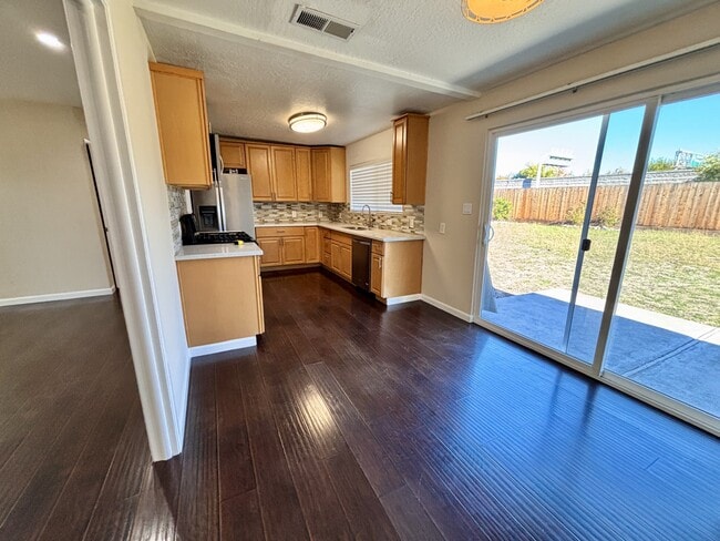 Foto del edificio - 2742 Broadmoor Ave