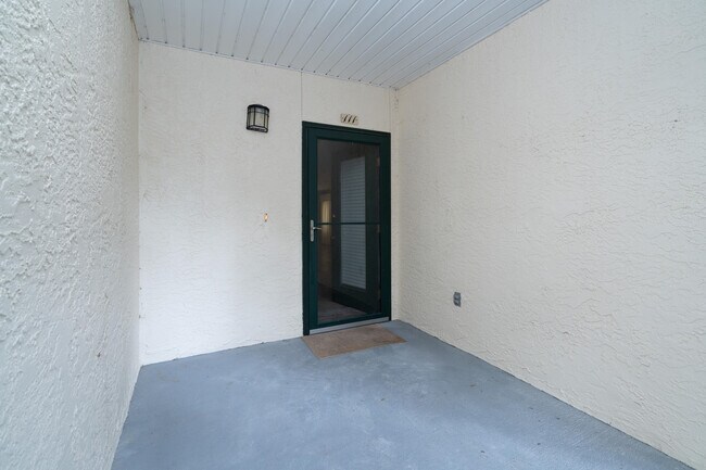 Building Photo - 111 Westlake Ct