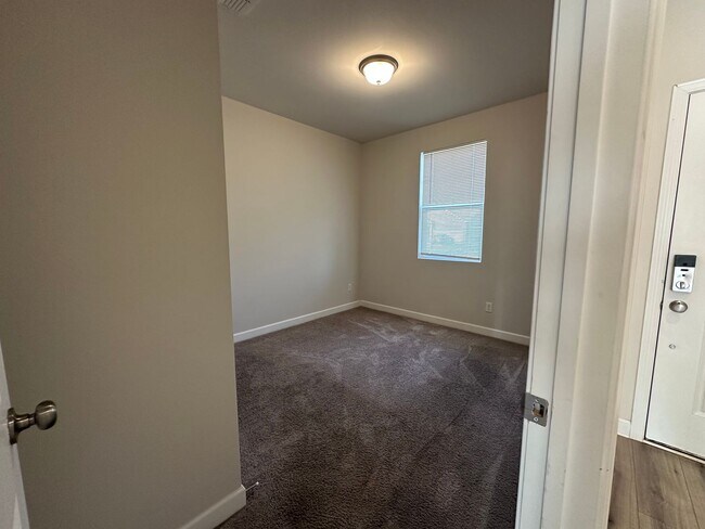 Foto del edificio - Beautiful Spacious 4 BR 3 Bath Home in Mur...