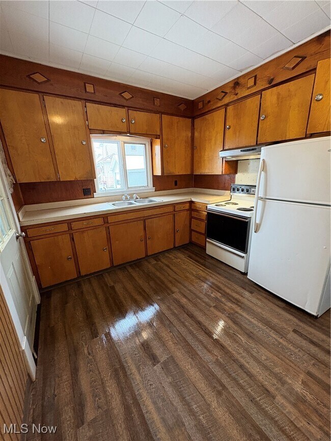 Foto del edificio - 242 W Summit St