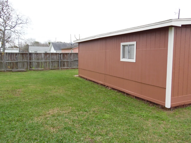 Building Photo - 118 Robinson Rd