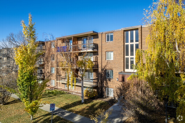 Building Photo - Crescent Heights Apartments