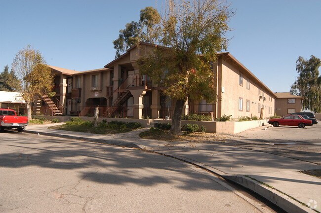 Building Photo - Villa Paseo