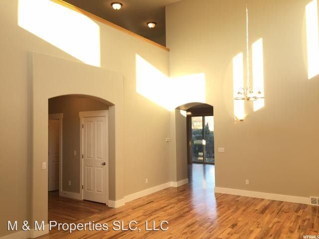 Building Photo - 10329 S Eagle Cliff Way