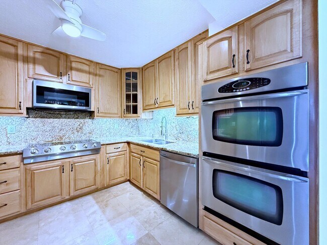 Foto del edificio - 3546 S Ocean Blvd