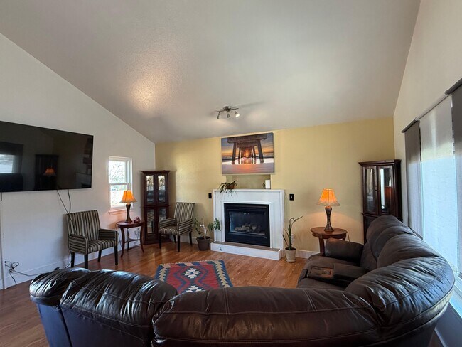 Foto del edificio - 2708 Rawahs Way