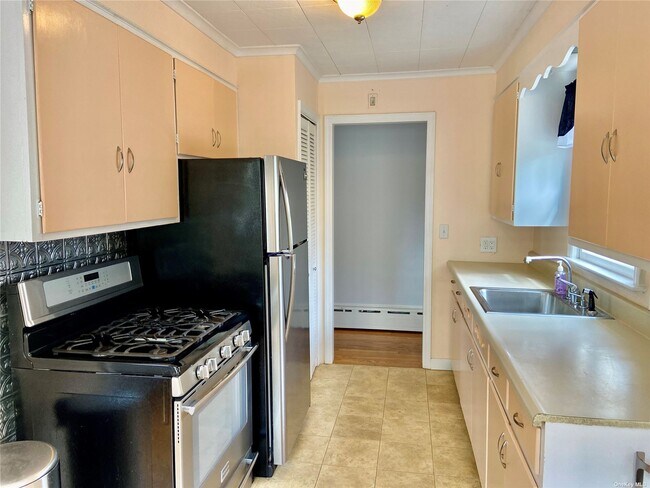 Building Photo - 1055 Old Shipyard Ln