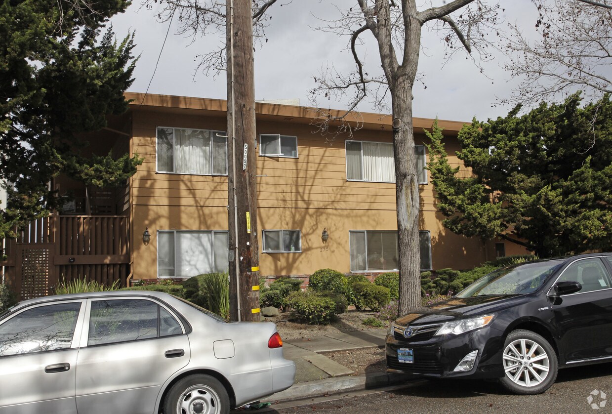 Building Photo - 275 Vernon St