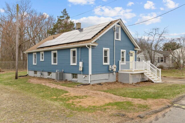 Building Photo - 52 Burgess St
