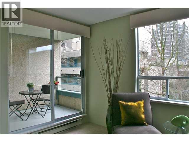 Photo du bâtiment - 1050-1050 Broughton St