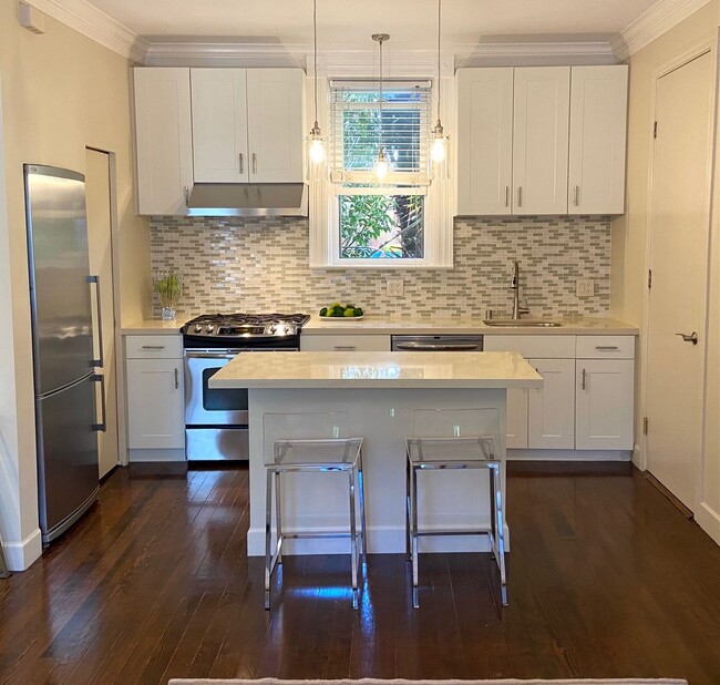 Building Photo - 1412 Hayes St