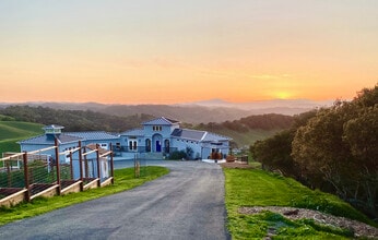 Building Photo - 109 Rancho de la Rosa