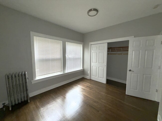 Foto del edificio - 3355 W Sunnyside Ave