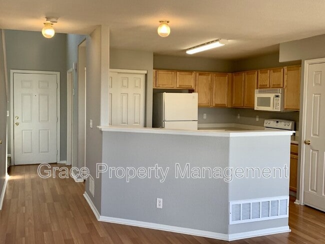 Building Photo - 1214 S Zeno Way