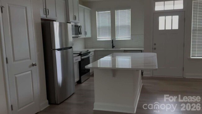 Foto del edificio - 1041 S Point Rd