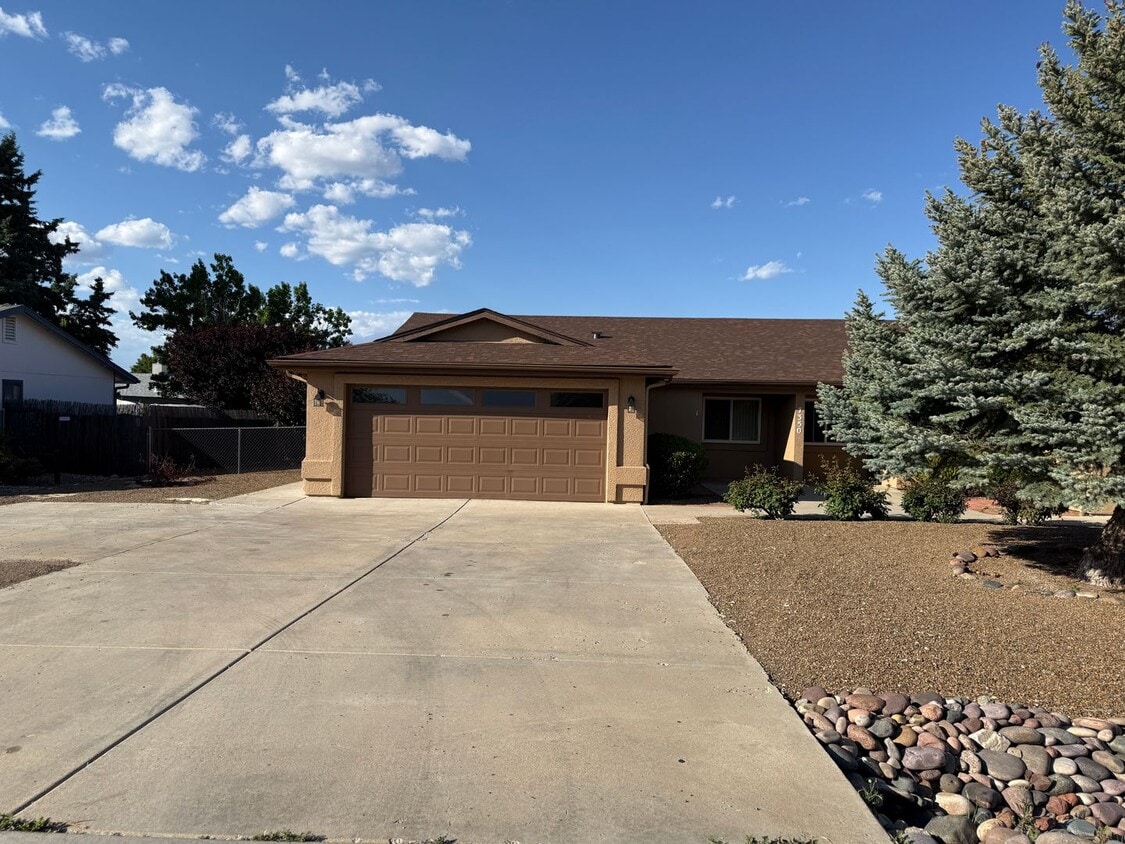 Primary Photo - 7350 Spouse Dr