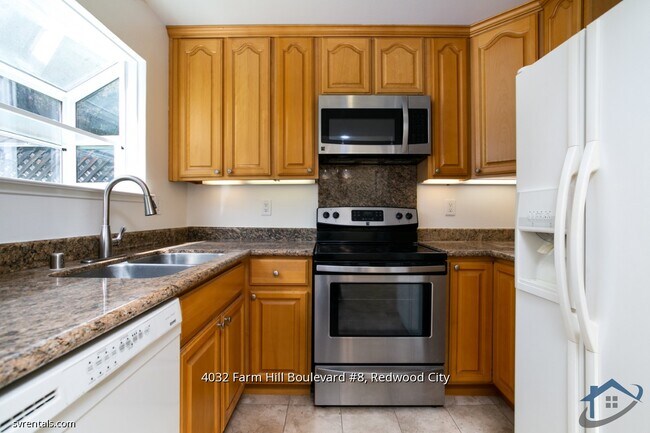 Foto del edificio - 4032 Farm Hill Blvd