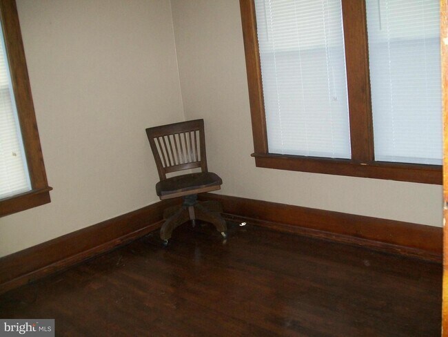 Foto del edificio - 441 N Bolton St