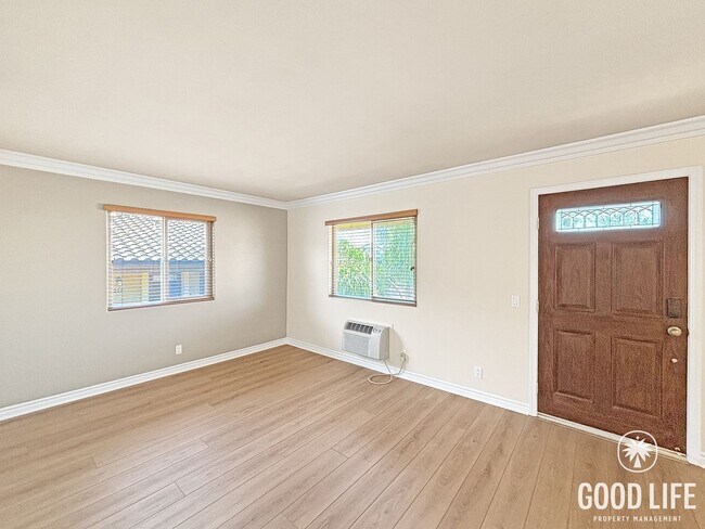 Foto del edificio - Inviting 2BD/1BA Upper-Level Apartment in Golden Hill with A/C Unit, Spa & Gated Community!