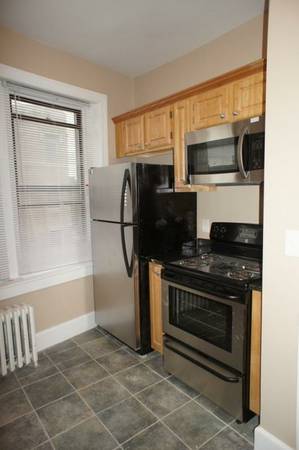 Primary Photo - 1321 Commonwealth Ave