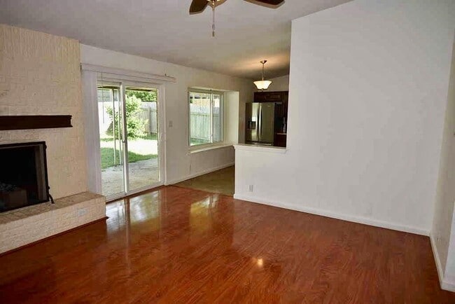 Building Photo - 6405 Clubway Ln