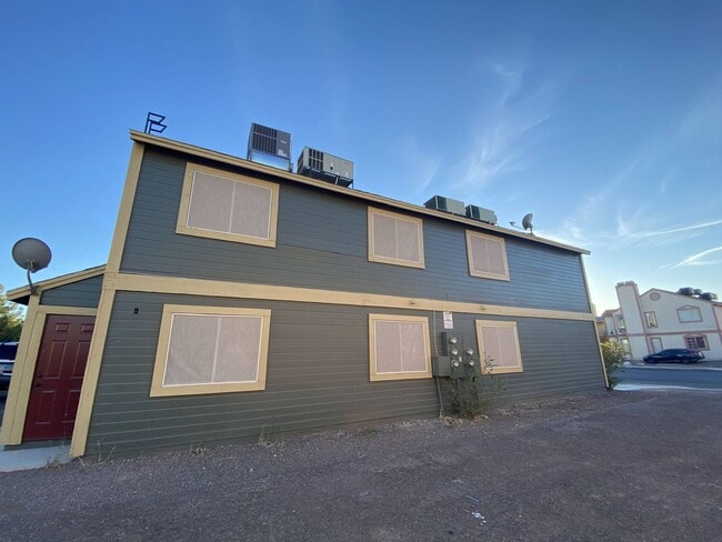 Building Photo - Ready for Move-In!