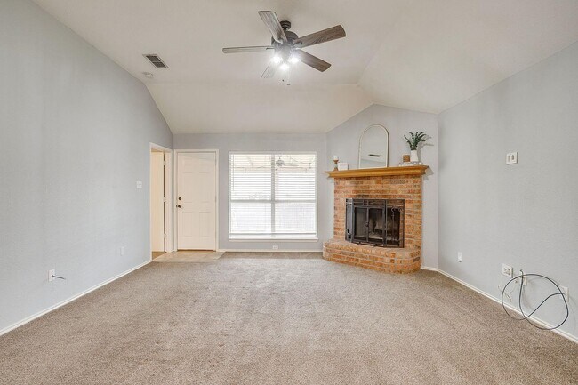 Foto del edificio - Great Rental in Marine Creek Heights- 3 Bed, 2 Bath- Eagle Mountain Saginaw ISD- 76135