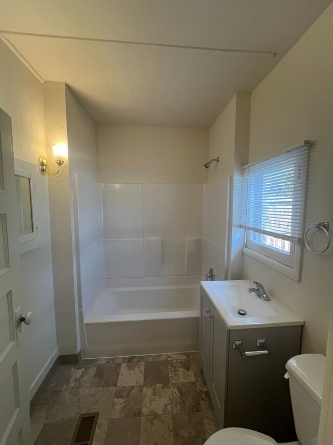 Building Photo - LH217